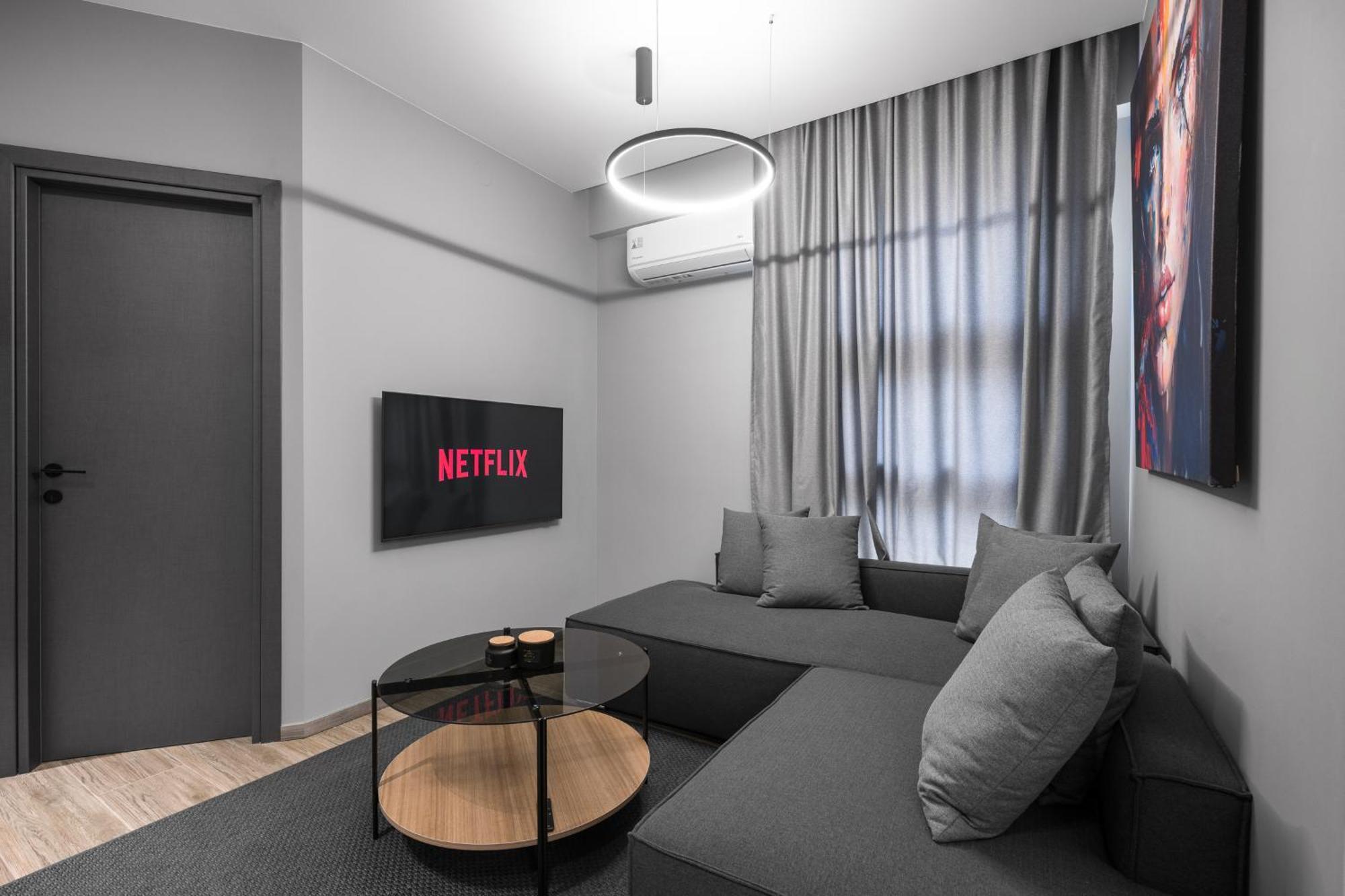 No9, Chic & Modern 2Bdr Apartment In The Centre Of Tesalonika Bagian luar foto