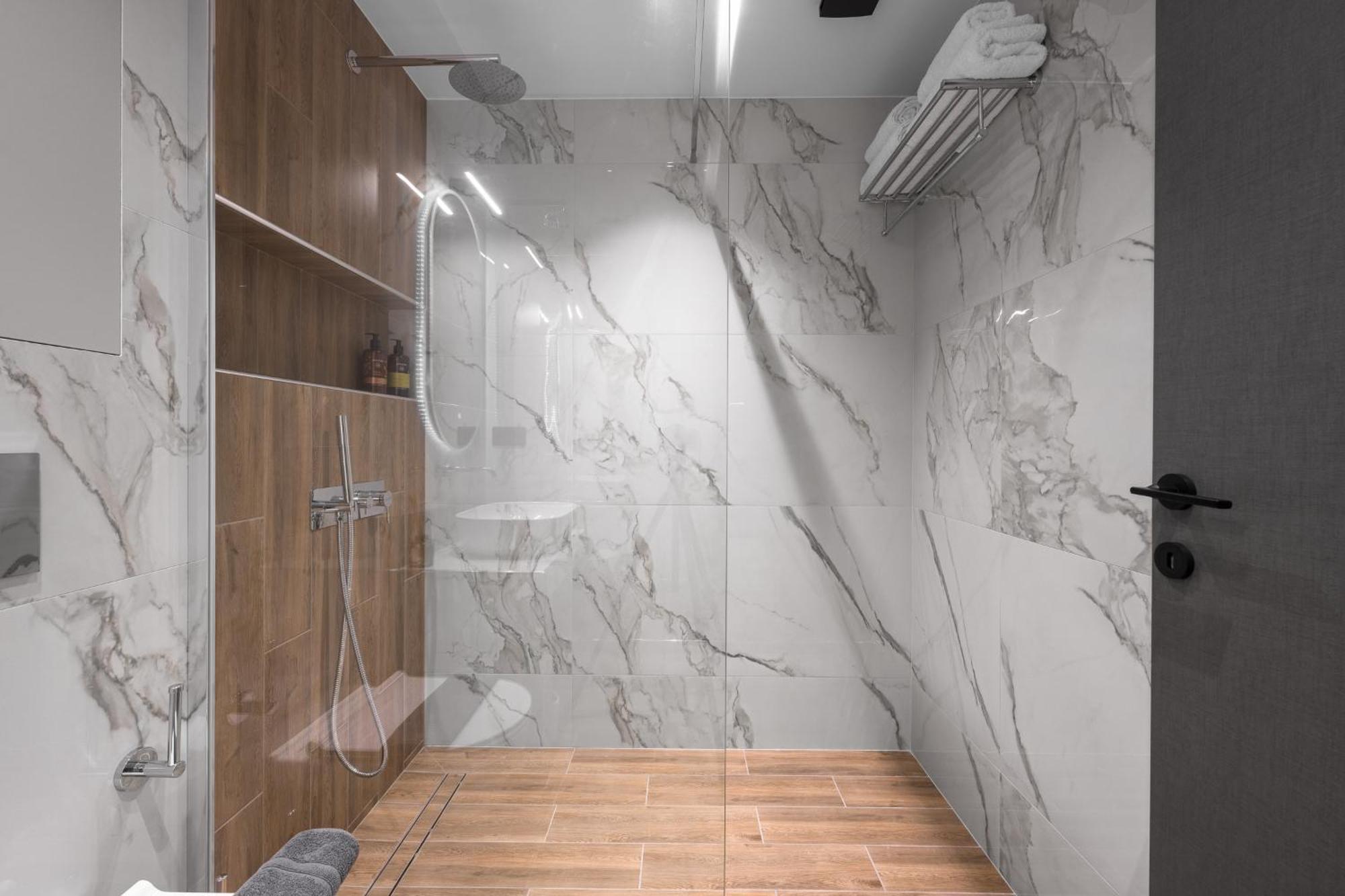 No9, Chic & Modern 2Bdr Apartment In The Centre Of Tesalonika Bagian luar foto