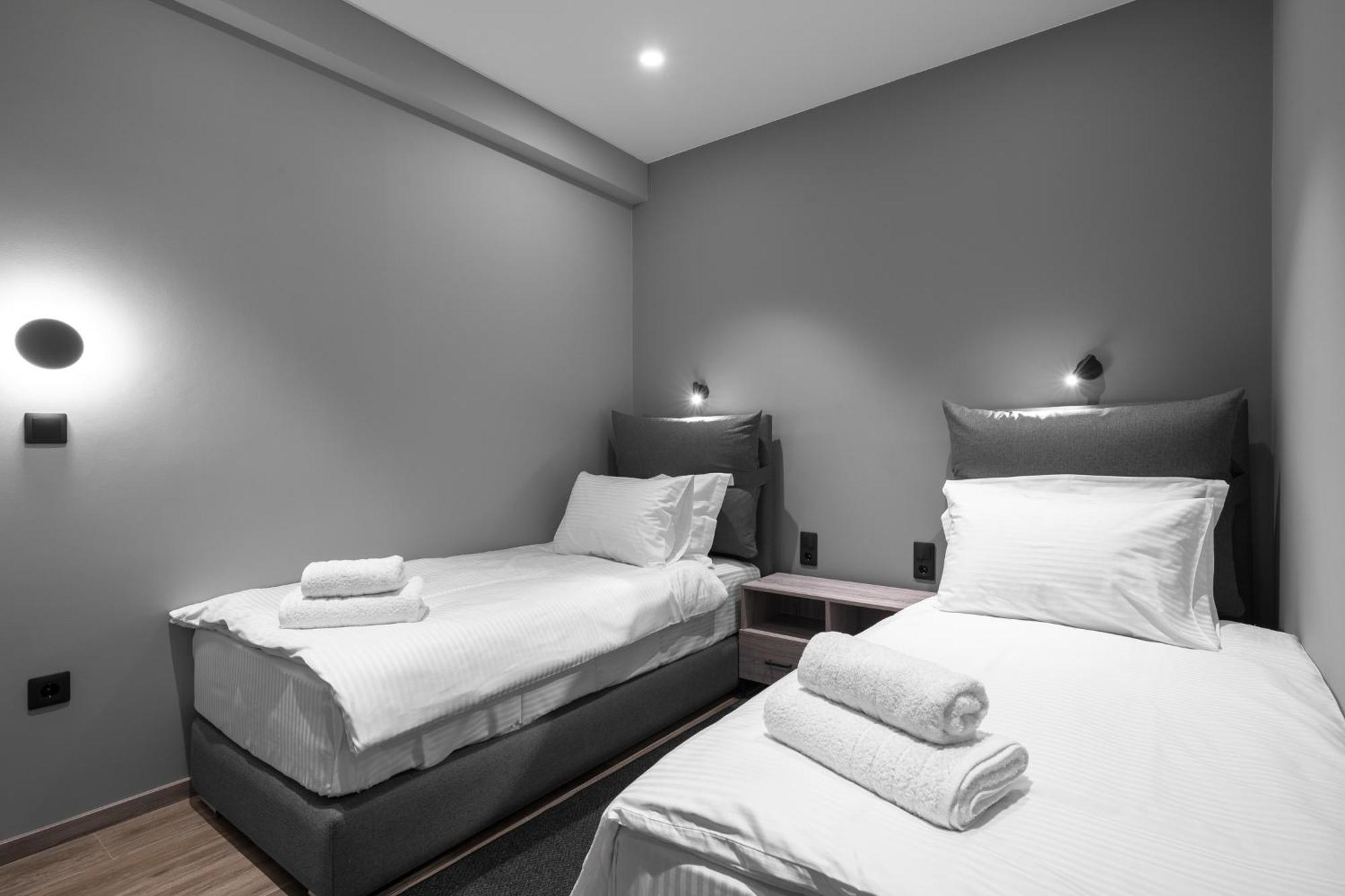 No9, Chic & Modern 2Bdr Apartment In The Centre Of Tesalonika Bagian luar foto
