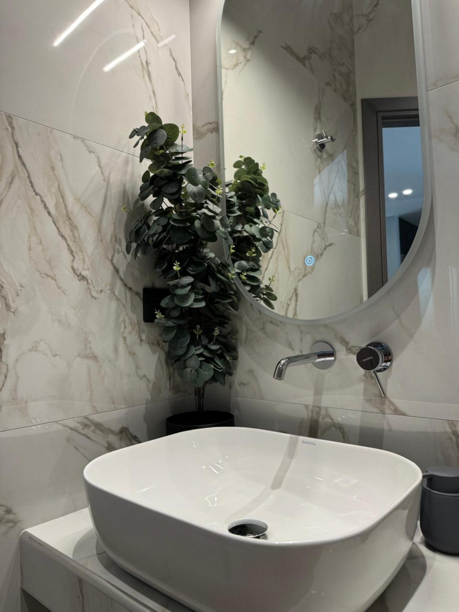 No9, Chic & Modern 2Bdr Apartment In The Centre Of Tesalonika Bagian luar foto